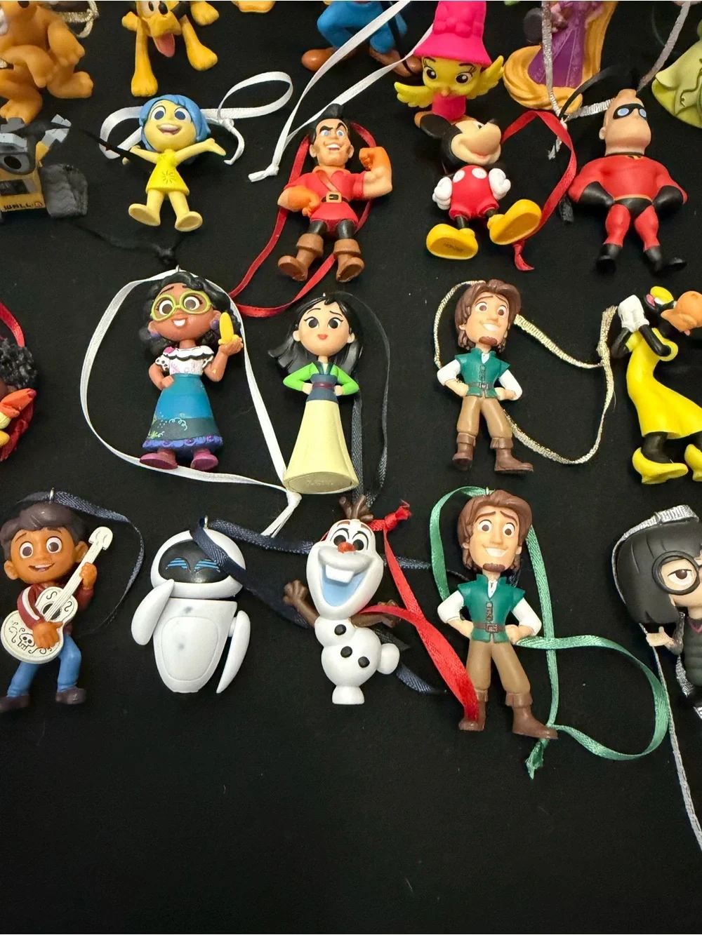 Disney Kids Character Ornament Set - Mixed Colors